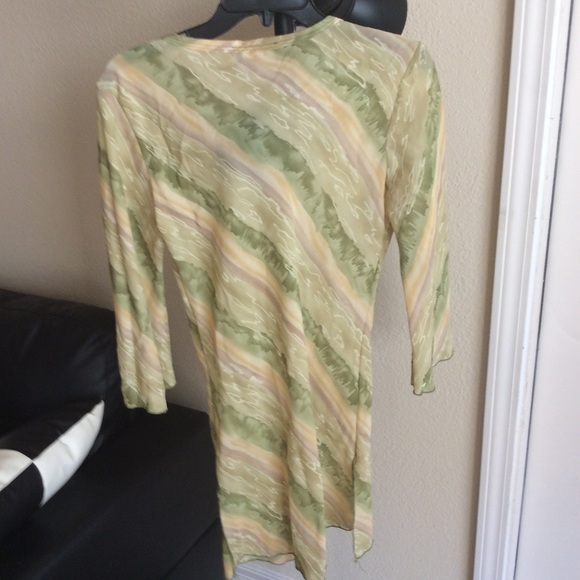 Really cute Top-soft colors! Light, flowy - Picture 2 of 2